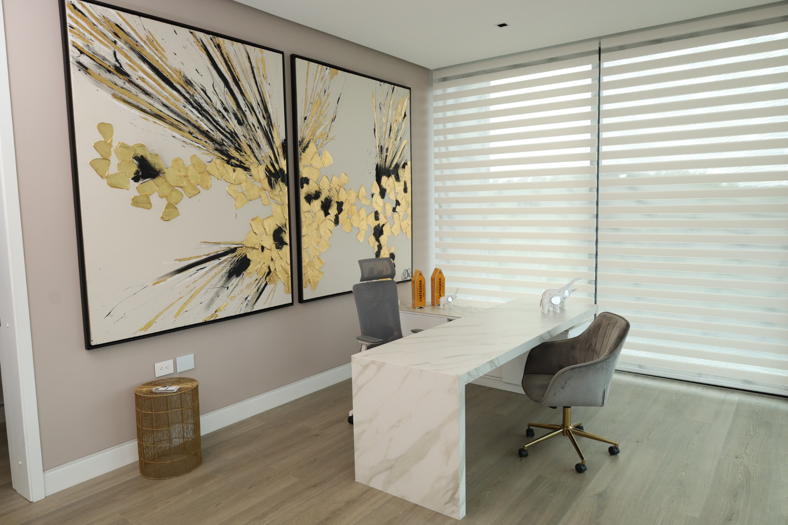 malabar lakes oficina con cuadro artistico